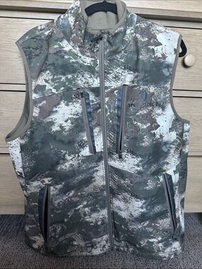 Cabela’s Instinct Precision Gear Camo Softshell Hunting Vest Men’s XL